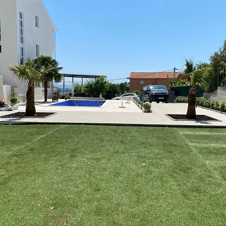 Sunset With Private Pool&garden Kaštela